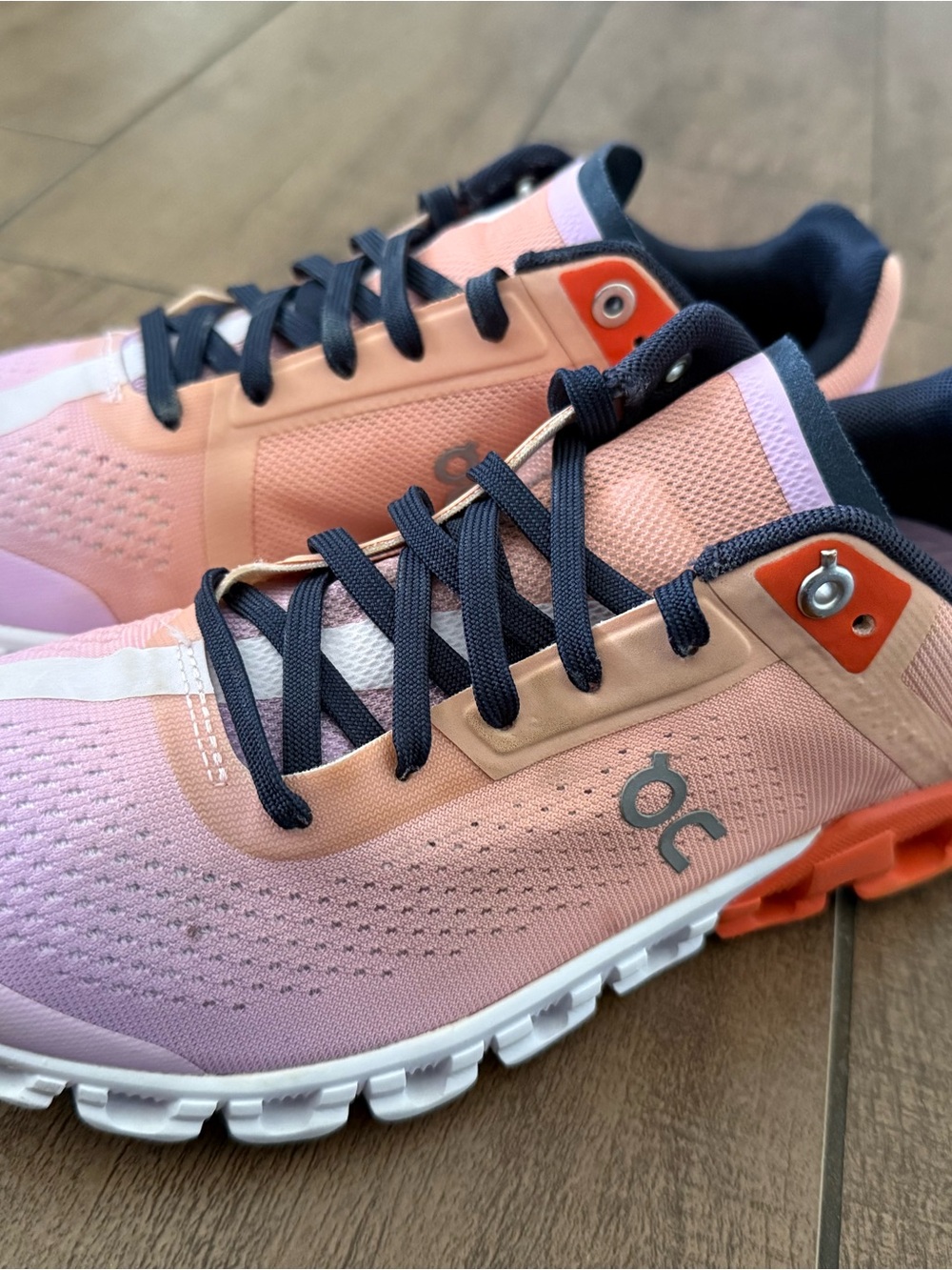 On Cloud Cloudflow Running Shoes Rose Fiji 35.98686 Womenโs Size 7